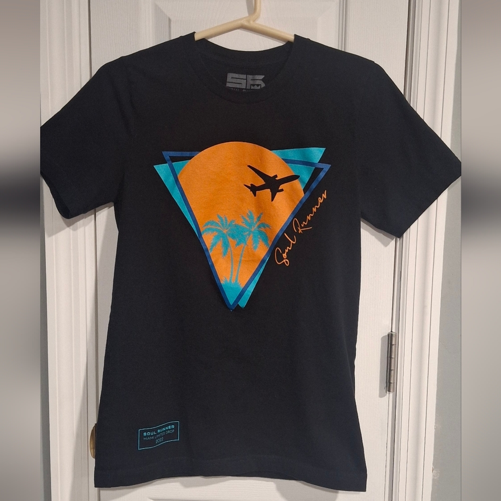 Black Graphic Tee - Short Sleeve. SMOKE FREE HOME🚭